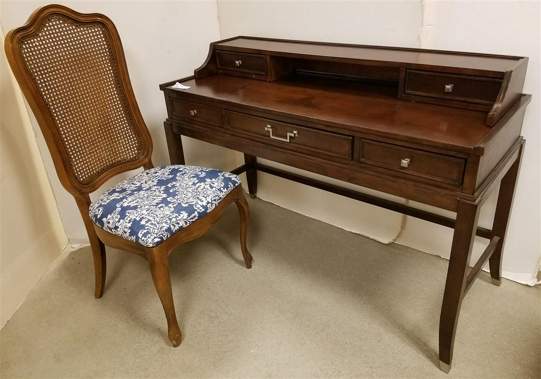 3 DRAWER DESK 35"H X 49"W X 19 1/2"D W/ CHAIR: 3 DRAWER DESK 35"H X 49"W X 19 1/2"D W/ CHAIR