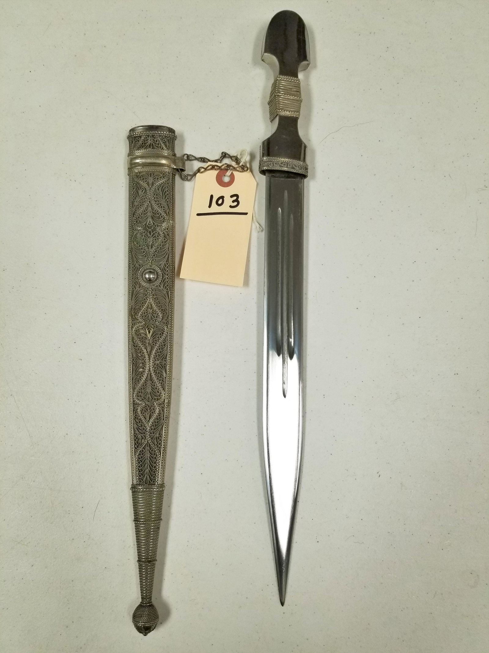 DAGGER AND SHEATH 19 1/4": DAGGER AND SHEATH 19 1/4"