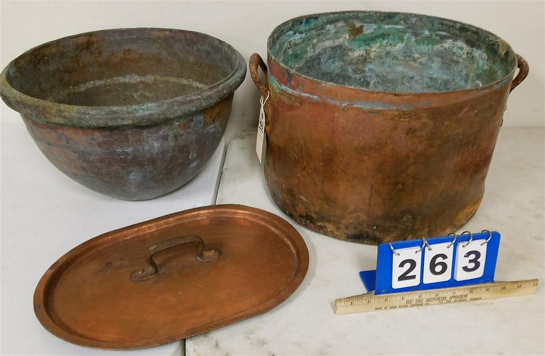 COPPER POT WITH LINER FROM THE WALDORF ASTORIA 12 1/2"H: COPPER POT WITH LINER FROM THE WALDORF ASTORIA 12 1/2"H X 17"DIAMETER