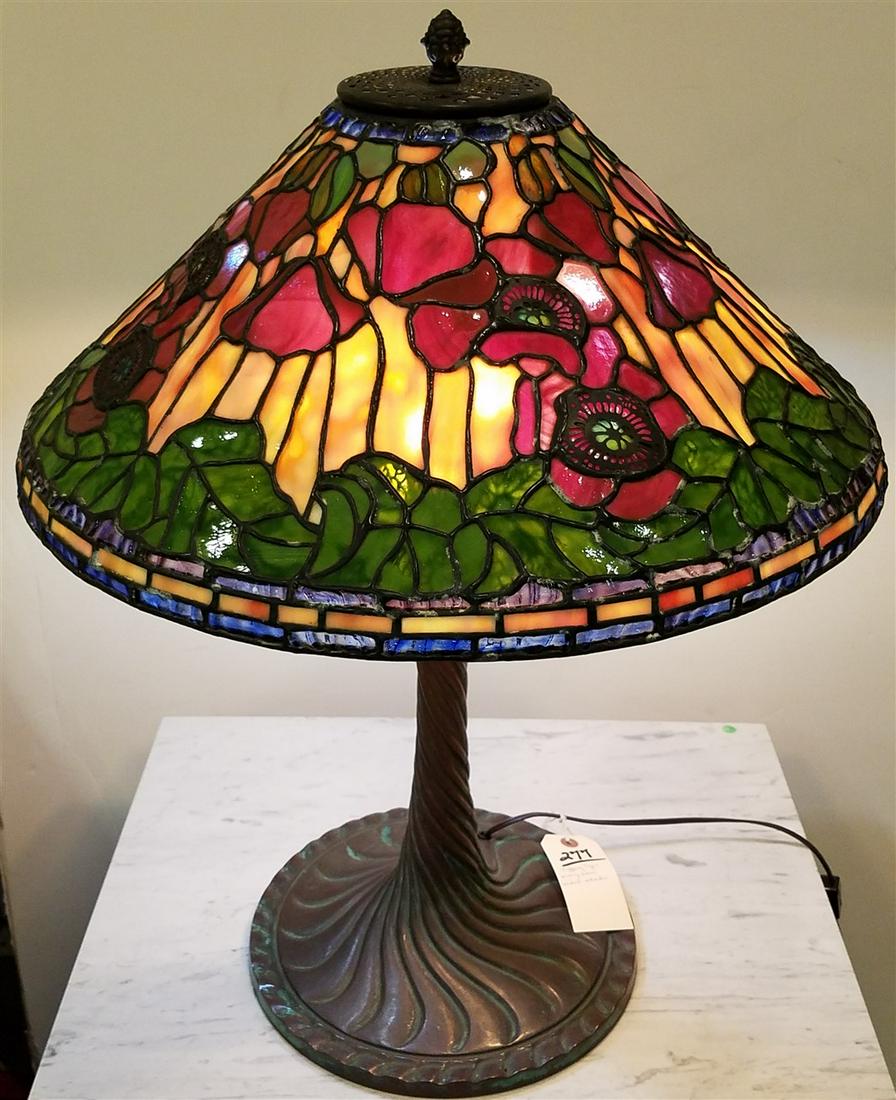 TIFFANY TYPE BRONZE BASE TABLE LAMP WITH LEADED GLASS (1 of 6)