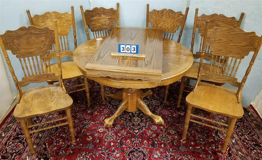 OAK 4' DIAMETER PEDESTAL BASE TABLE WITH 2' LEAF AND 6 (1 of 4)
