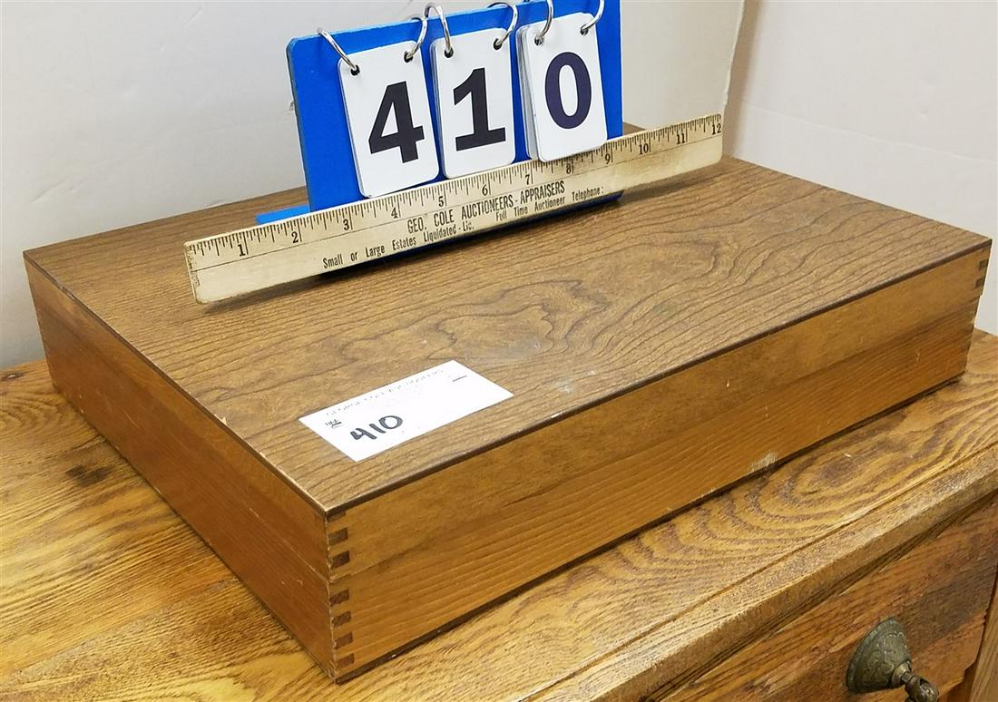 BOXED 41 PIECE STAINLESS FLATWARE SET (1 of 4)