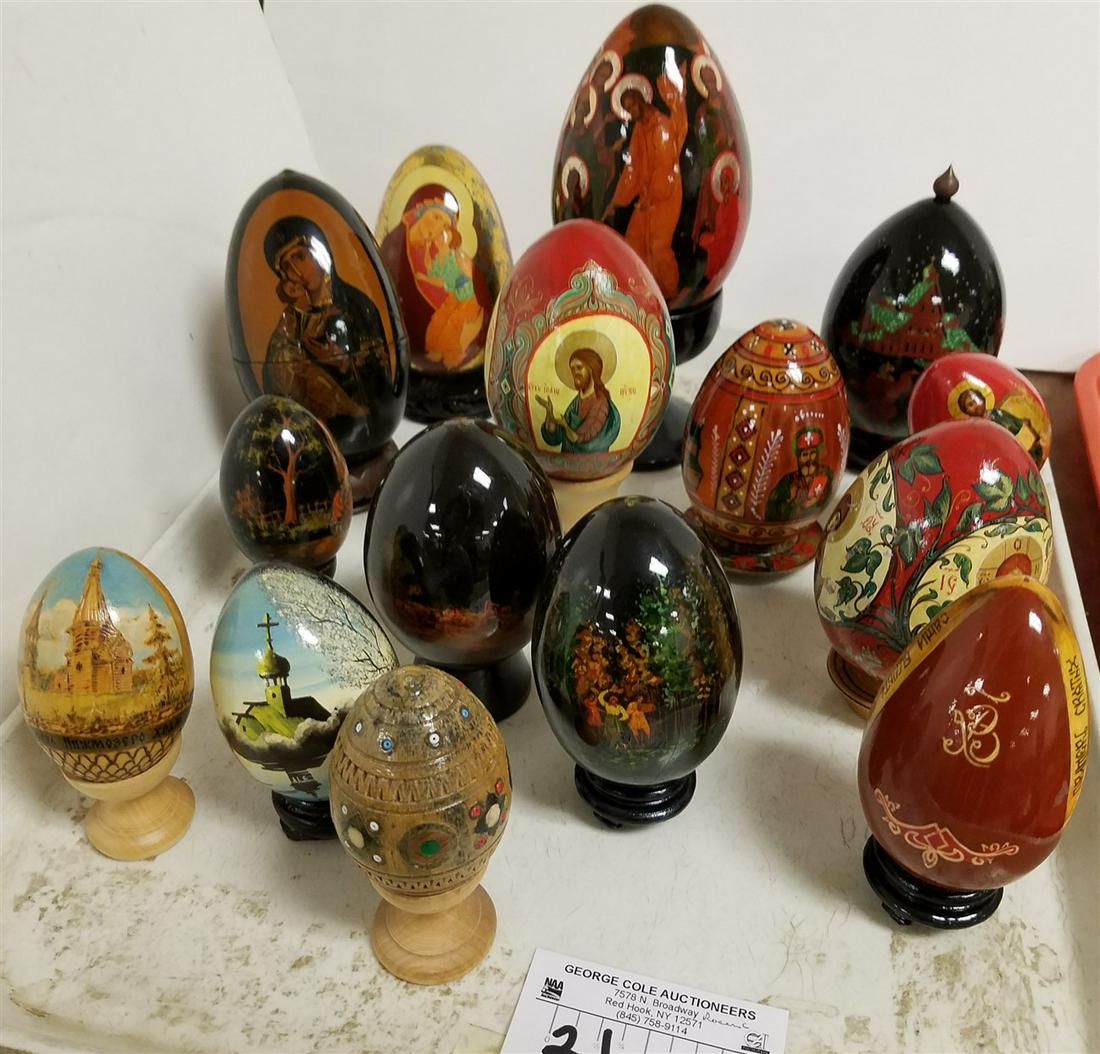 TRAY OF 15 RUSSIAN HAND PAINTED EGGS (1 of 12)