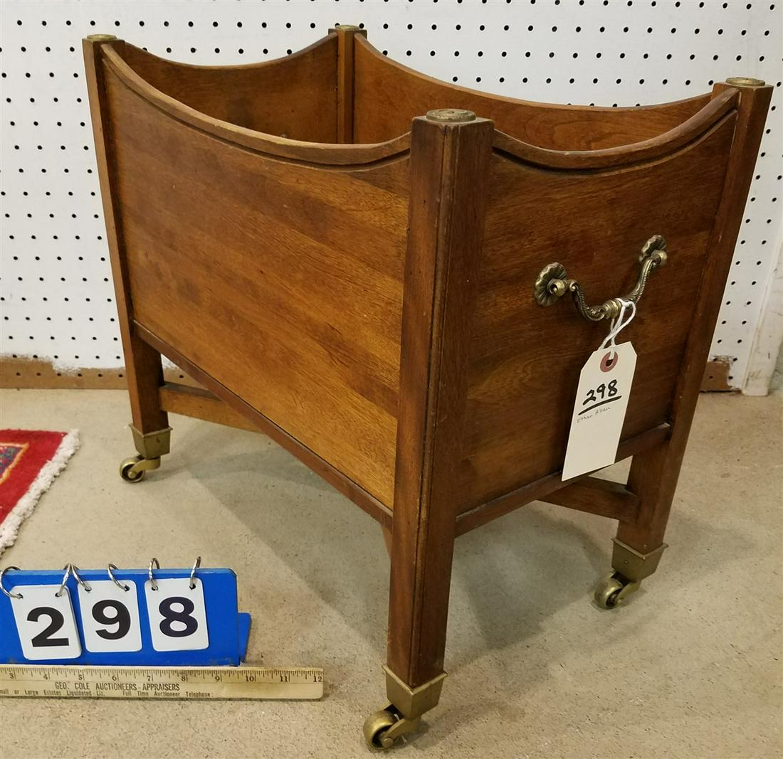 ETHAN ALLEN MAHOG. MAGAZINE RACK 17"H X 18'W X 11"D: ETHAN ALLEN MAHOG. MAGAZINE RACK 17"H X 18'W X 11"D