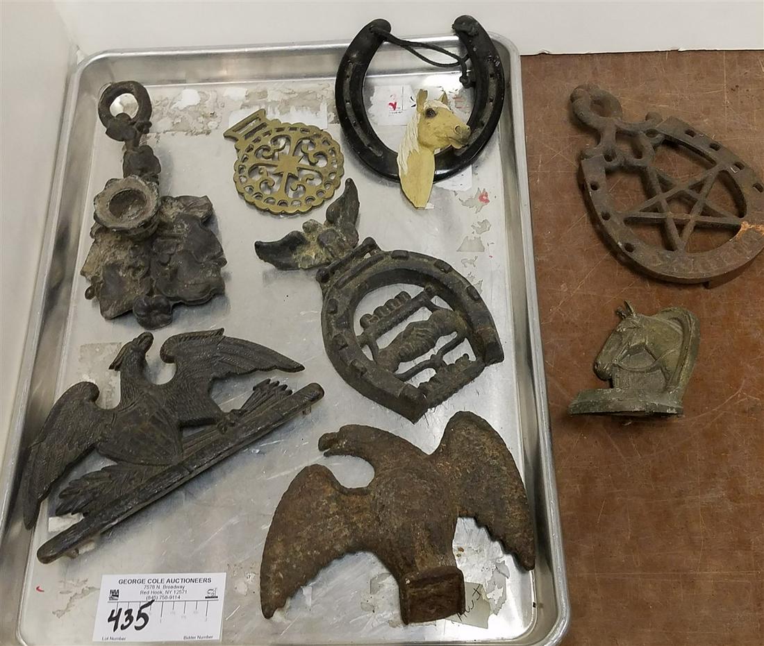 TRAY VINTAGE CAST IRON SNOW EAGLE, GOOD LUCK HORSE SHOES, CHAMBER STICK ETC. (1 of 5)