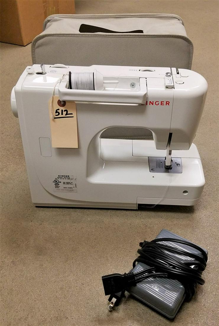 NEW SINGER SEWING MACHINE (1 of 3)