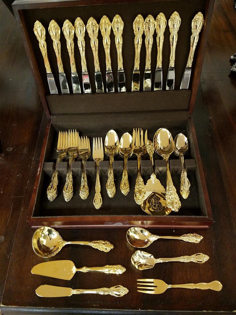 BXD 69 PC GILT STAINLESS FLATWARE "BAROQUE" BY GODINGER (1 of 4)