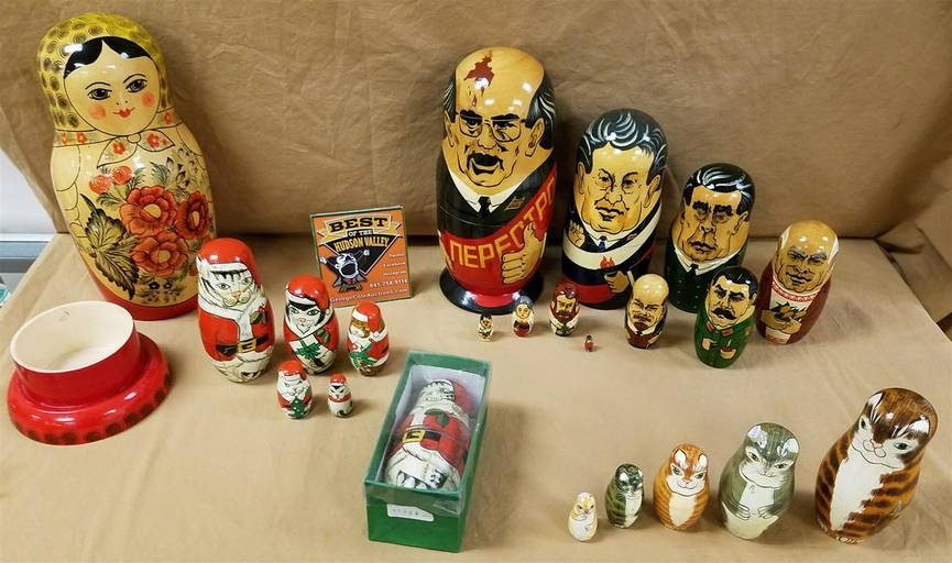 TRAY RUSSIAN STACKABLE WOODEN DOLLS (0486) on Aug 20, 2022