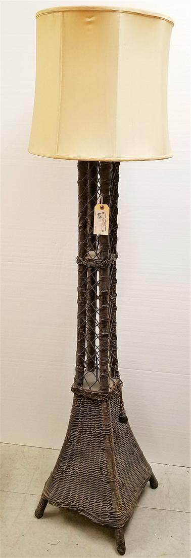 VINTAGE WICKER FLOOR LAMP: VINTAGE WICKER FLOOR LAMP
