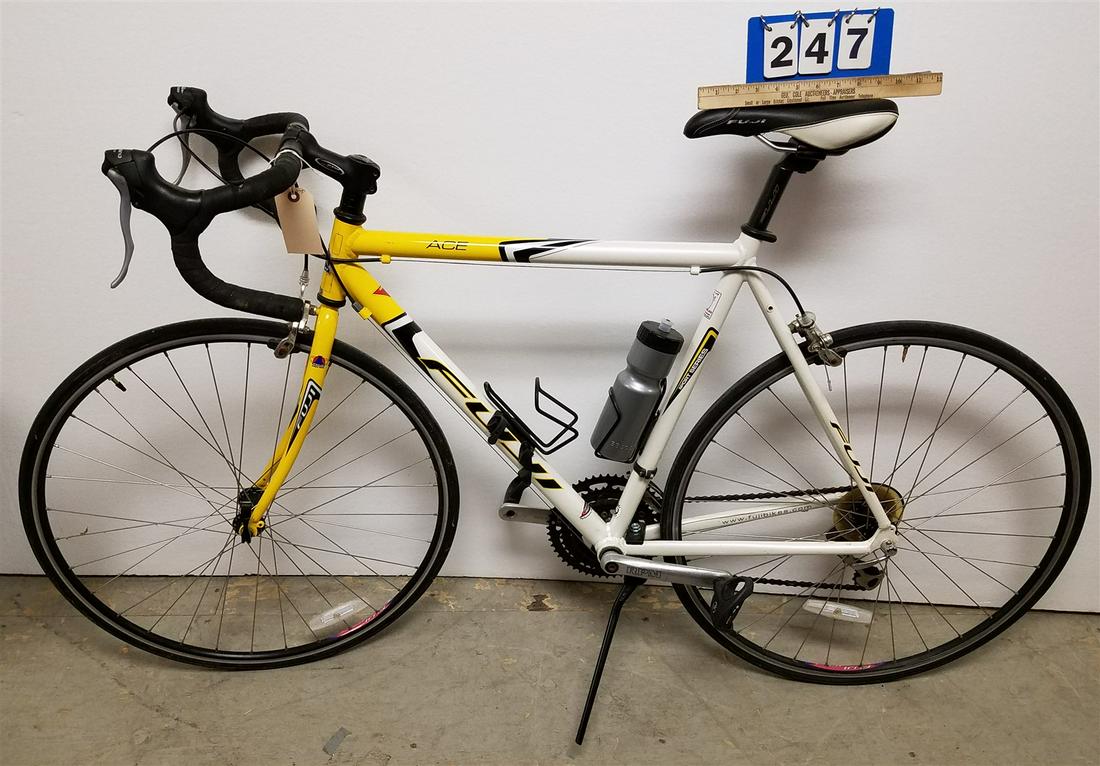 FUJI ACE SPORT SERIES BIKE: FUJI ACE SPORT SERIES BIKE