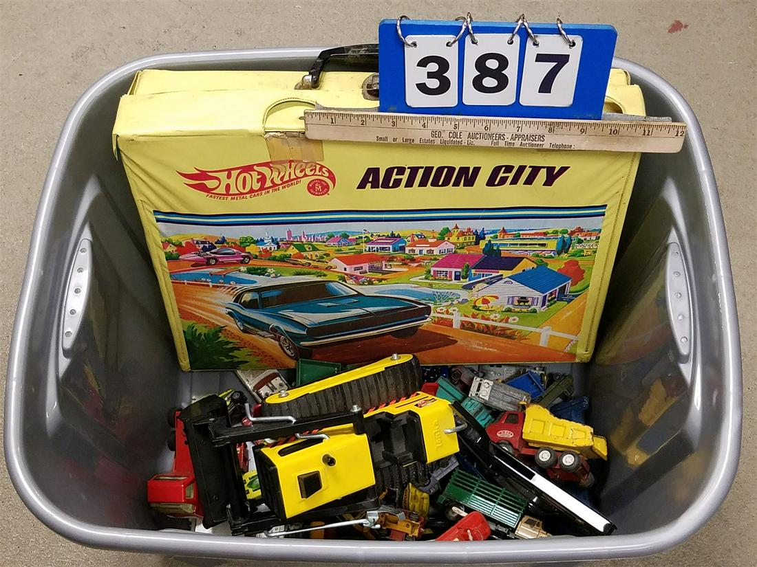 TUB HOT WHEEL ACTION CITY TRAVEL CASE AND VEHICLES TONKA TOYS (1 of 4)