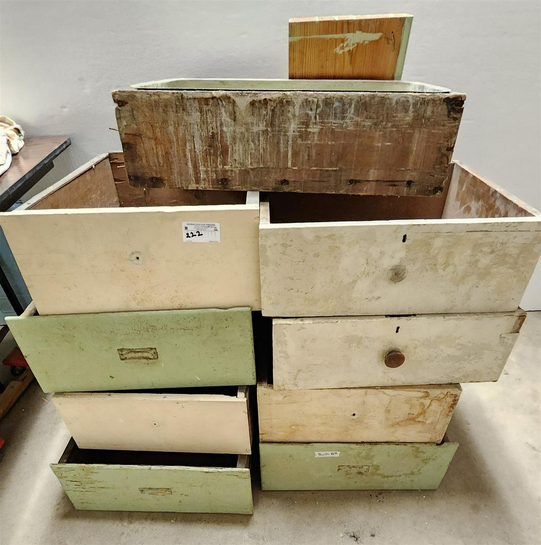 8 DRAWERS / 1 SINK: 8 DRAWERS / 1 SINK