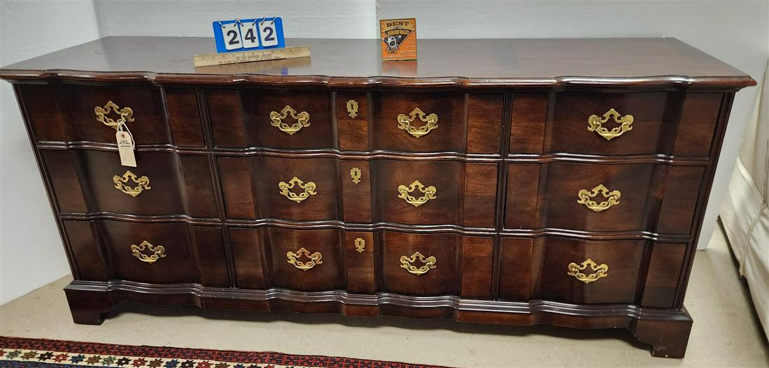 HENREDON CHIPPENDALE STYLE BLOCK FRONT MAHOG 9 DRAWER CHEST. 31-1/2"H X 6"L X 20"D: HENREDON CHIPPENDALE STYLE BLOCK FRONT MAHOG 9 DRAWER CHEST. 31-1/2"H X 6"L X 20"D