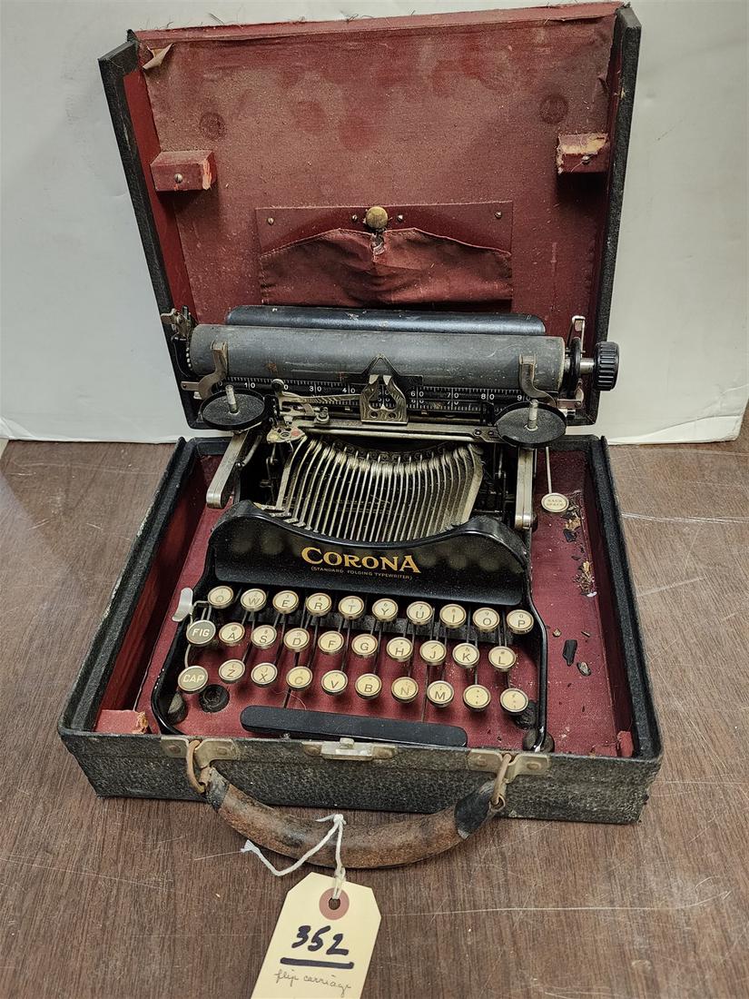 CORONA PORTABLE FLIP CARRIAGE TYPEWRITER 6-1/2"H X 10-1/2"W X 10"D (1 of 2)