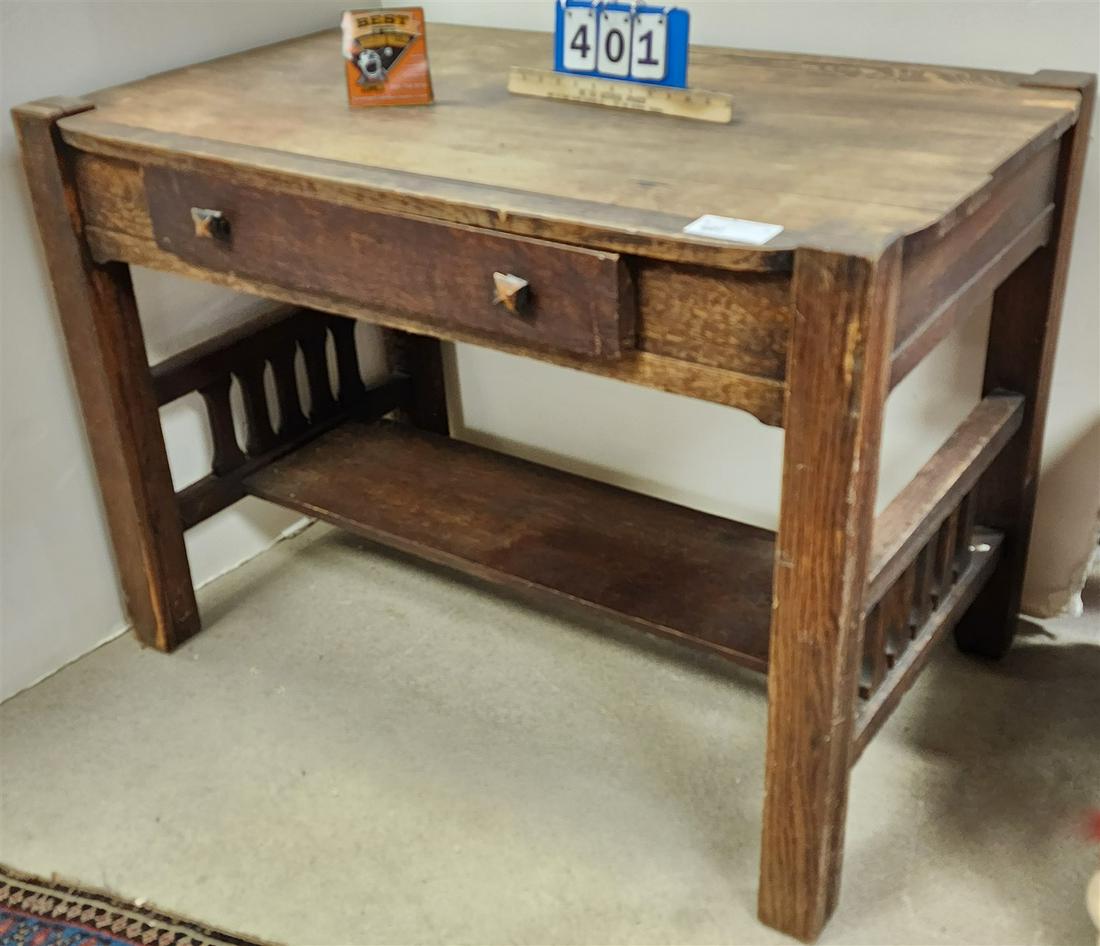 MISSION OAK DESK 30"H X 41-1/2"W X 26-1/2"D: MISSION OAK DESK 30"H X 41-1/2"W X 26-1/2"D