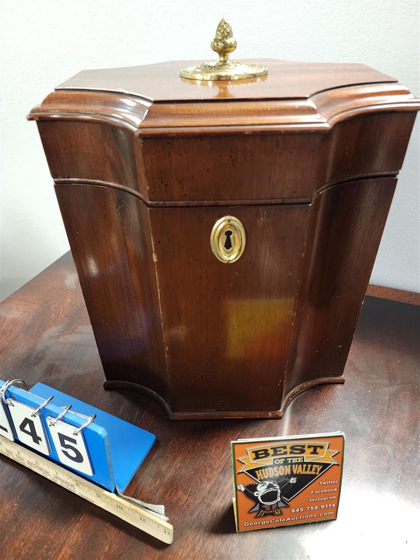 MAGH. BX W/FITTED INTERIOR 16"H X12"W X9"D: MAGH. BX W/FITTED INTERIOR 16"H X12"W X9"D