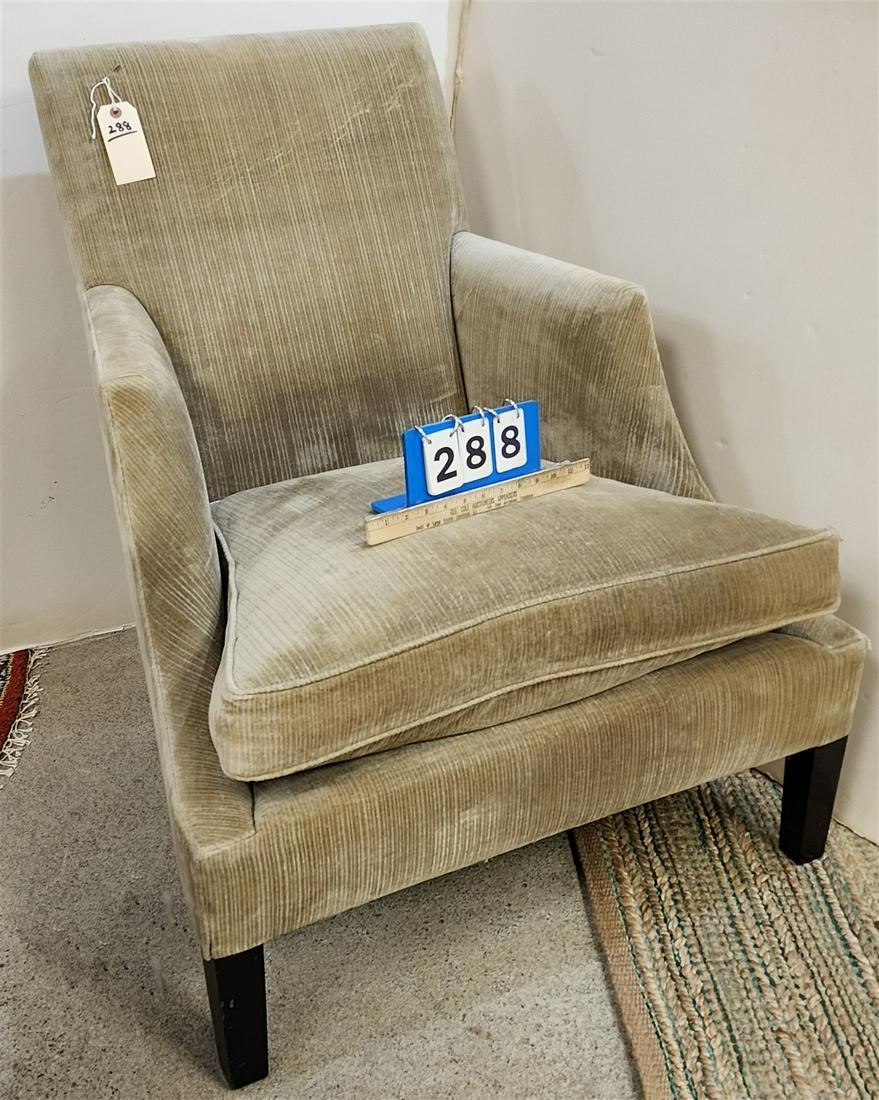 UPHOLS CHAIR (1 of 2)