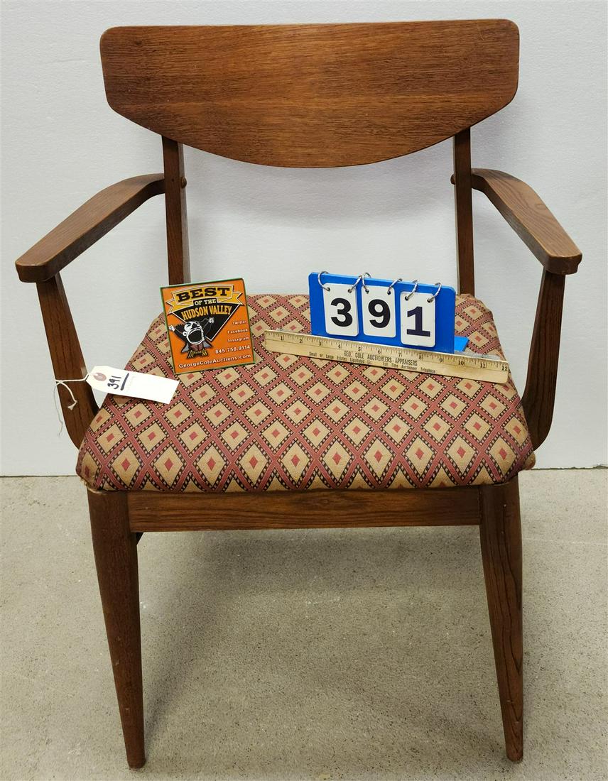MIDCENTURY OAK ARM CHAIR 31"H X 23"W X 18"D: MIDCENTURY OAK ARM CHAIR 31"H X 23"W X 18"D