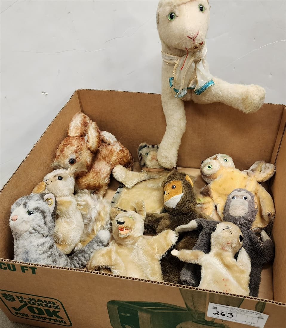 BX 10 VINTAGE STEIFF PLUSH ANIMALS INCL PUPPETS (1 of 5)