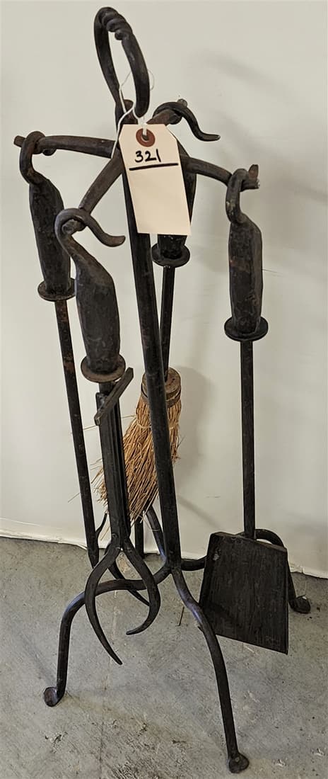 WROUGHT FIRE TOOL: WROUGHT FIRE TOOL