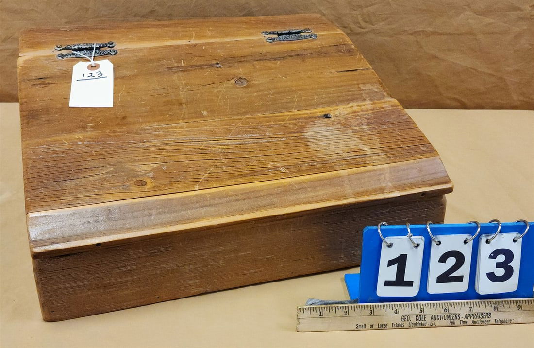 PRIM PINE COUNTER DESK 7"H X 17 1/2"W X 17"D (1 of 4)