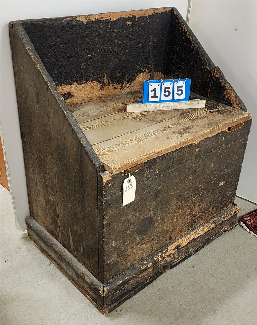 PRIM PINE WOOD BX 33"H X 28"W X 19 1/2"D: PRIM PINE WOOD BX 33"H X 28"W X 19 1/2"D