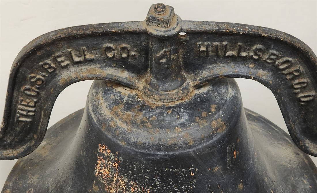The G.s. Bell Co Hillsboro, Ohio Cast Iron 4 Bell And Stand Auction