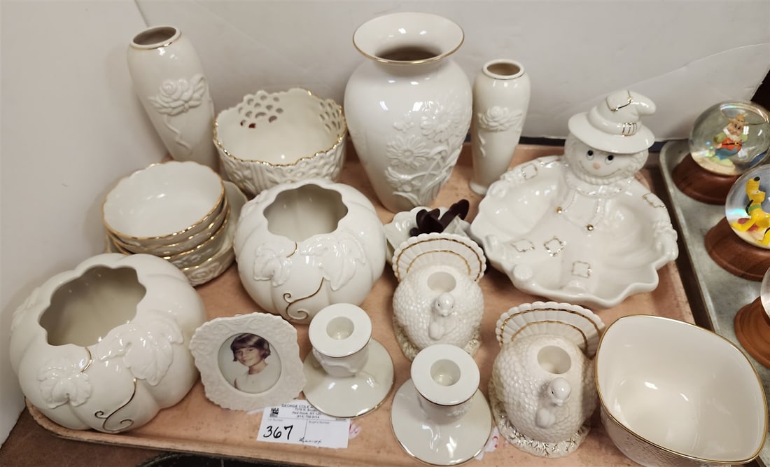 TRAY LENOX-HOLIDAY-TURKEY CANDLESTICKS VASES, BOWLS, ETC. (1 of 6)