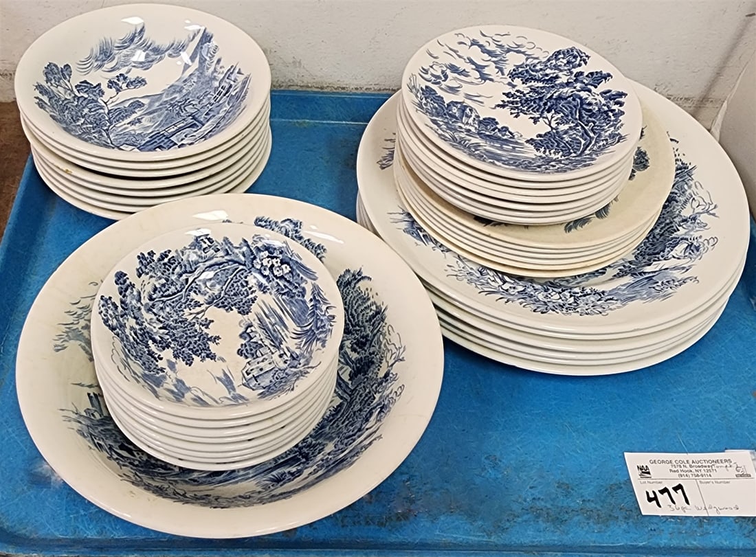 TRAY 36 PC WEDGEWOOD "COUNTRYSIDE" DINNERWARE (1 of 9)