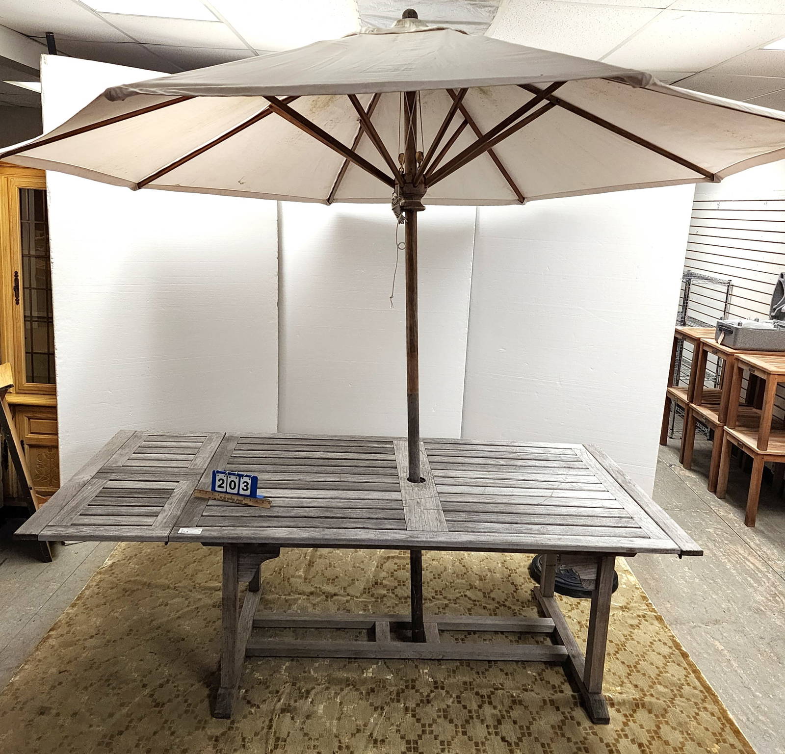 Kingsley Bate Leak Table W/2 Pull Out 16" Leaves And Umbrella Auction