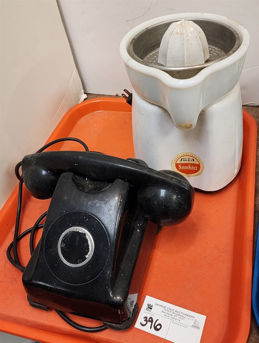 vintage kellogg telephone and Sunkist juicer (1 of 3)
