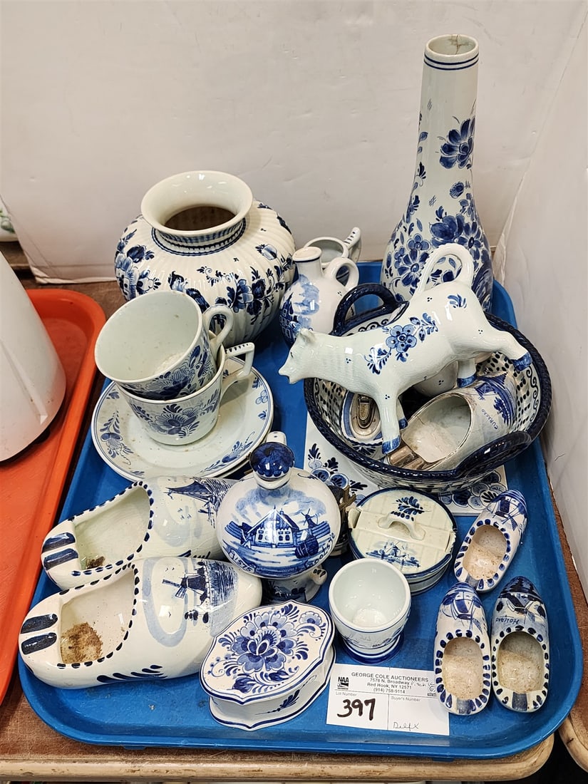 tray Delft figurines, vases, shoes etc: tray Delft figurines, vases, shoes etc H- W- L-