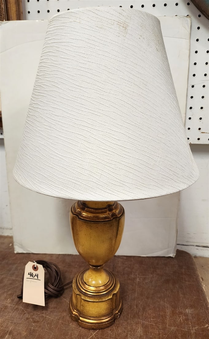 Borghese table lamp: Borghese table lamp H-23" W- L-