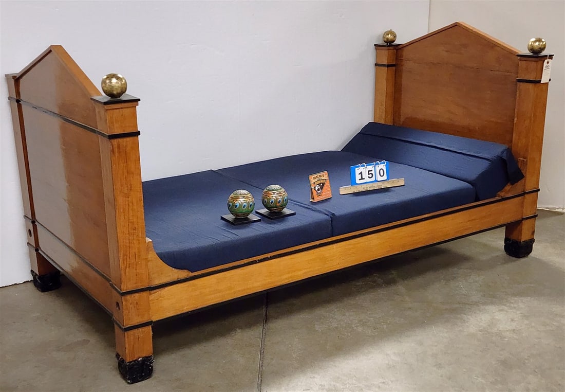 Biedermeier Day Bed 40"H 76"L X 39"D: Biedermeier Day Bed 40"H 76"L X 39"D