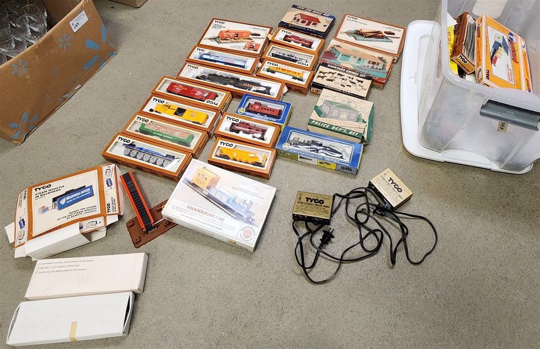 Tub Tyco Train Set (1 of 5)