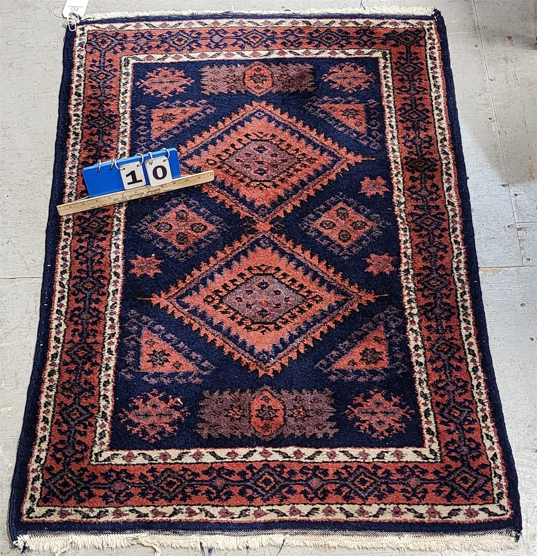 Persian 2'8" X 3'10": Persian 2'8" X 3'10"
