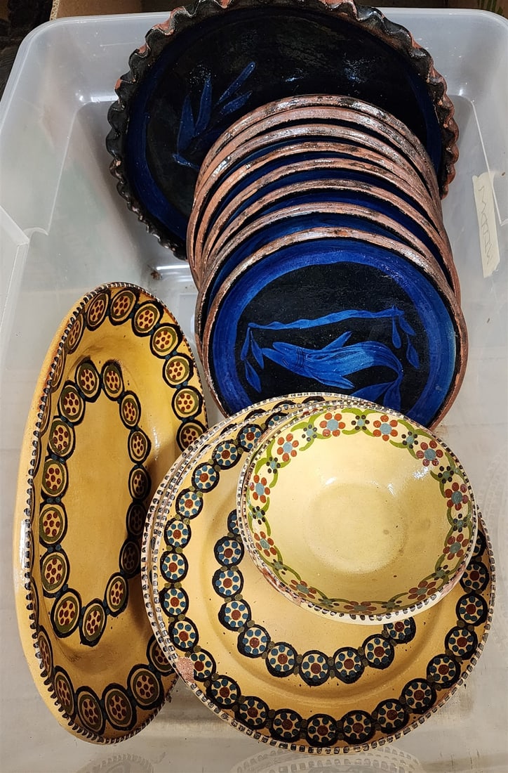 Bx Mexican Pottery Plates + Bowls 21 pcs: Bx Mexican Pottery Plates + Bowls 21 pcs