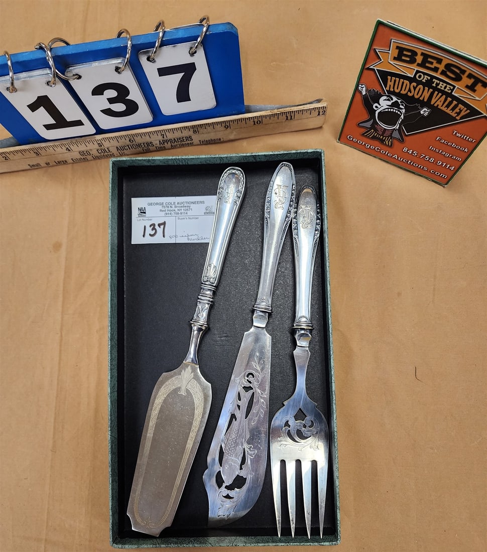 Lot 800 Silver Handled Knife +  Fork 11 1/4" + 10 1/2" + Cake Server 11 1/2" (1 of 3)