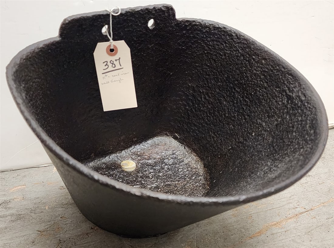 19th C- Cast Iron Wall Trough 11"H X 13 1/2"W X 12"D: 19th C- Cast Iron Wall Trough 11"H X 13 1/2"W X 12"D