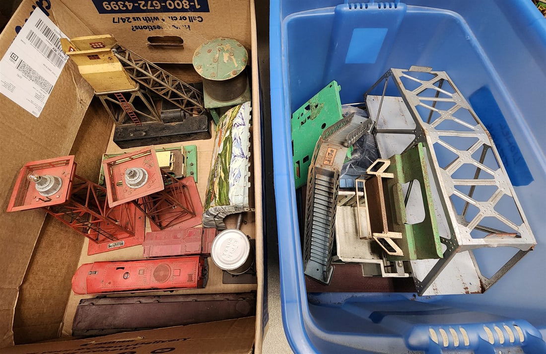 Tub TBx Lionel Train Accessories- Coal Elevator, #3656 Stockyard, #394 Beadon Etc, Marx Trestle, (1 of 7)