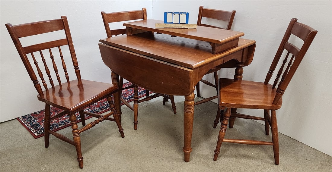 Mahog Drop Leaf Table 30"W X 36"D W/ Leaf + 4 Chairs: Mahog Drop Leaf Table 30"W X 36"D W/ Leaf + 4 Chairs
