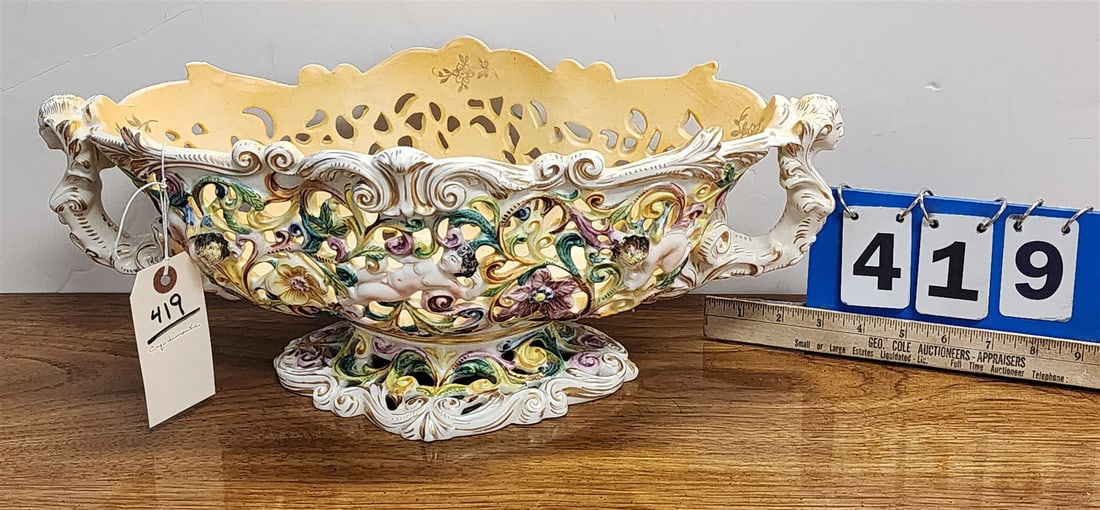 Capodimonte Centerpiece 7"H X 18 1/2"W X 9 3/4"D (1 of 6)