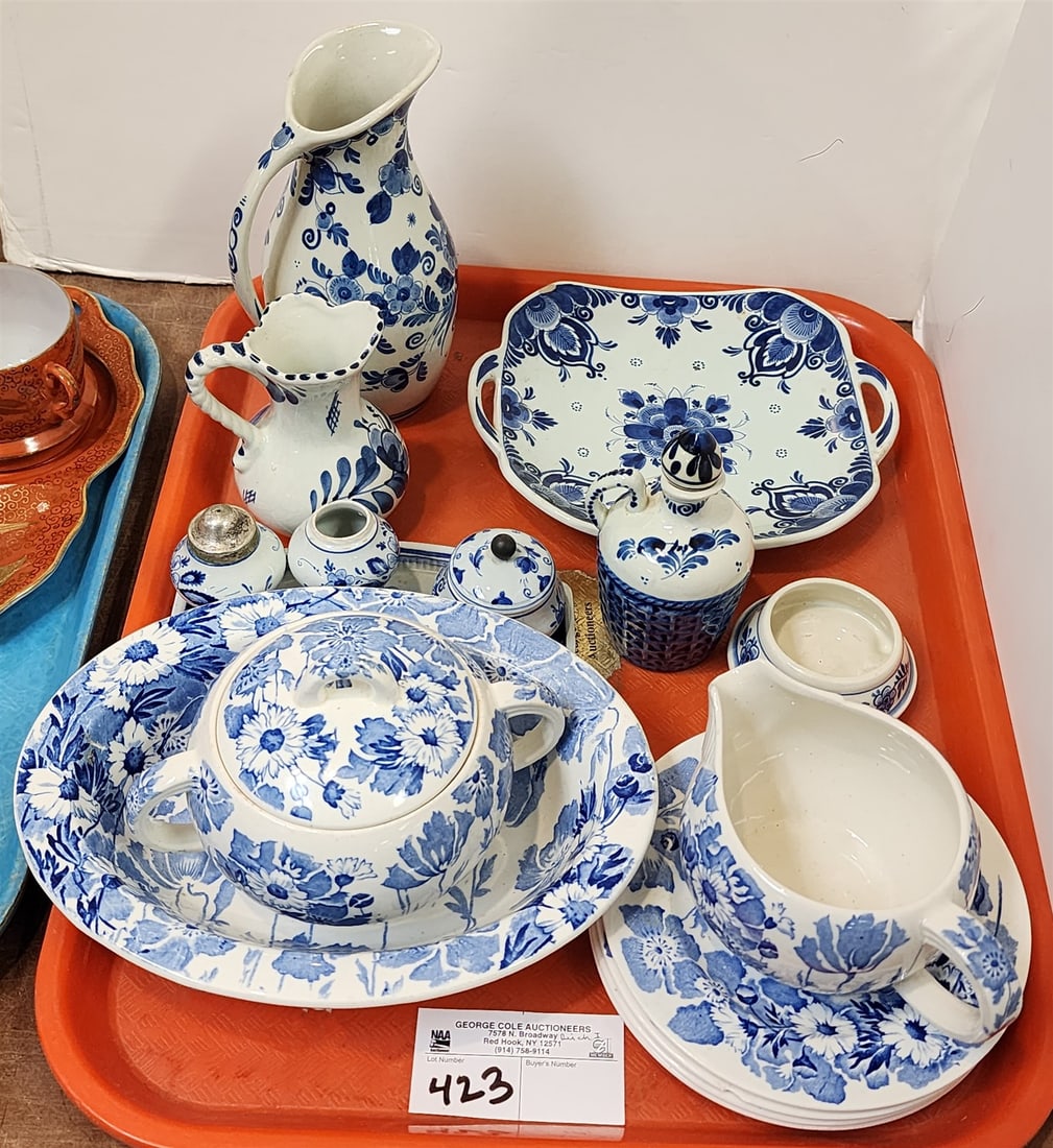 Tray Delft + Wood + Sons Gay Day China: Tray Delft + Wood + Sons Gay Day China