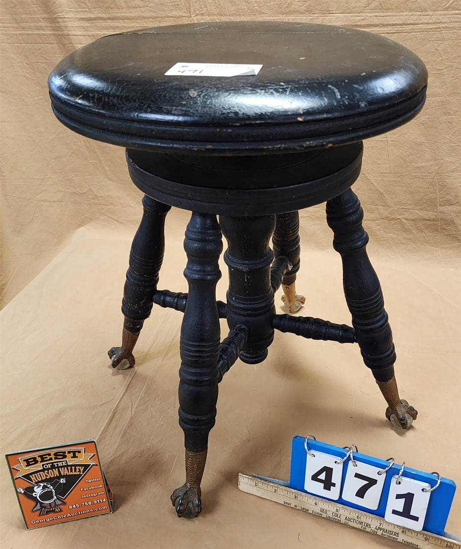 Piano Stool: Piano Stool