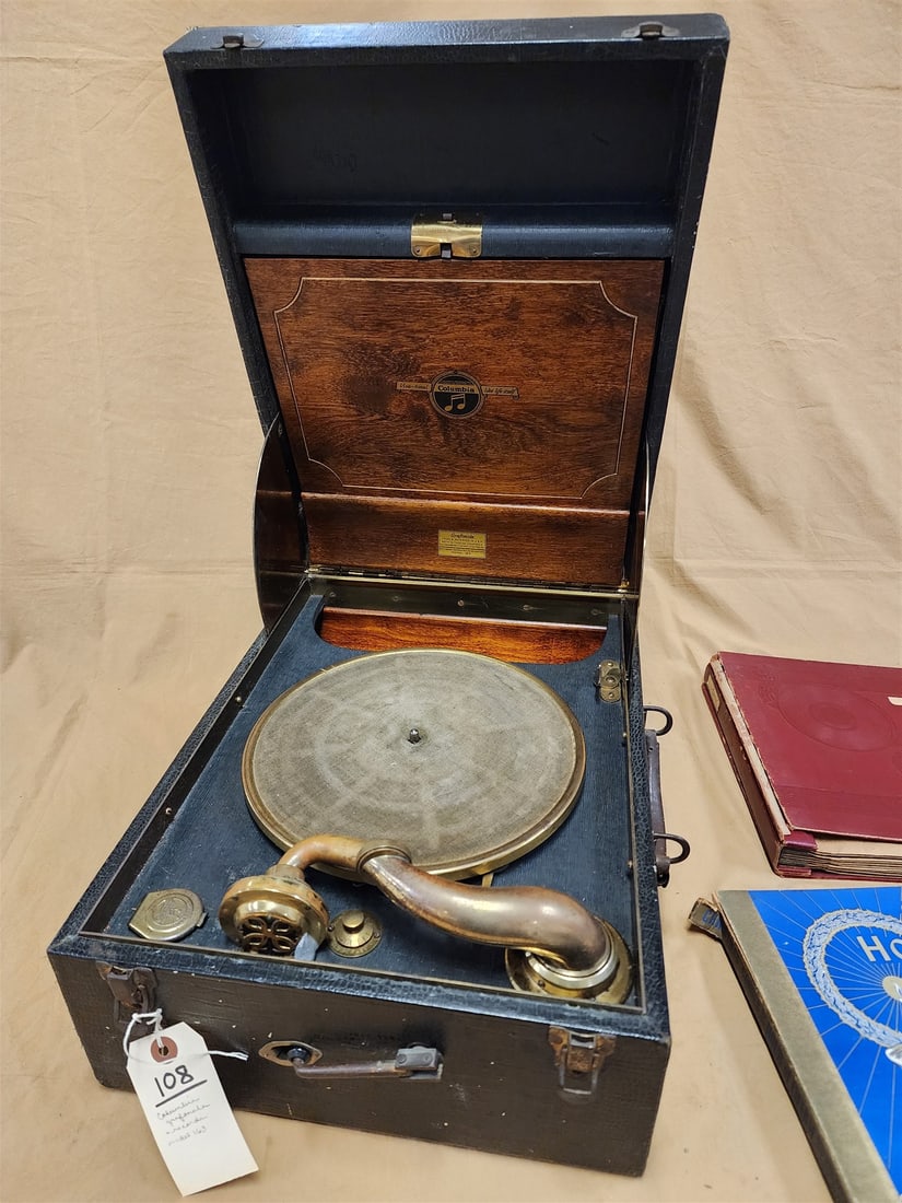 Columbia Grafanola Model 163 W/ Records: Columbia Grafanola Model 163 W/ Records