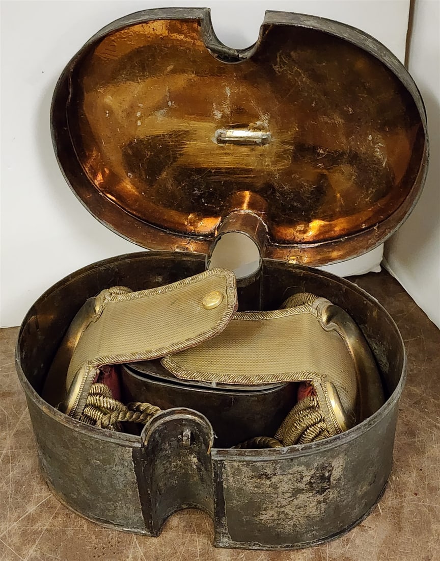 Tole Bx W/ Epaulettes: Tole Bx W/ Epaulettes