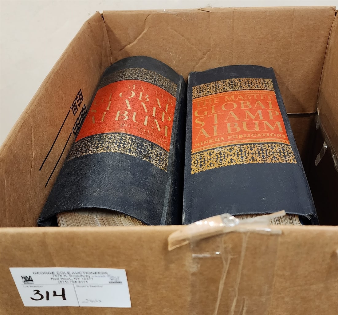 2 Vols The Master Global Stamp Albums (1 of 13)