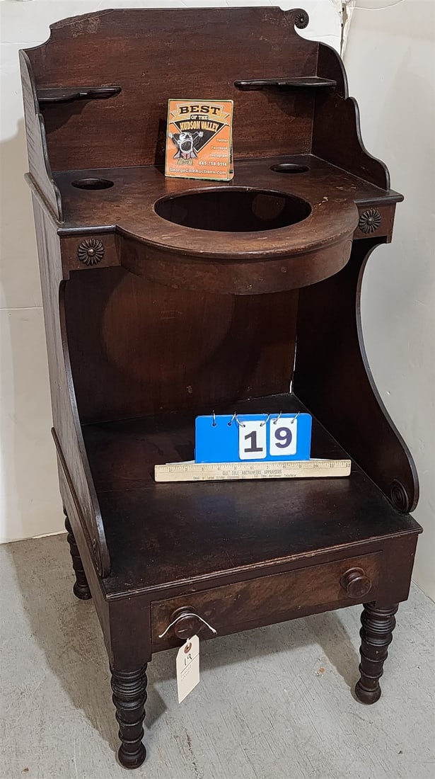 C1820 Federal Mahog Wash Stand 30 3/4"H X 18"W X 17"D: C1820 Federal Mahog Wash Stand 30 3/4"H X 18"W X 17"D