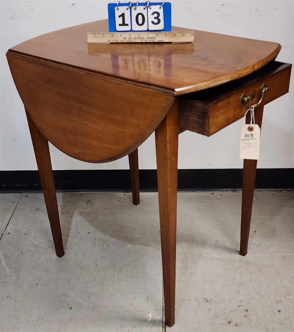 C 1820 Heppplewhite Mahog Pembroke Table: C 1820 Heppplewhite Mahog Pembroke Table