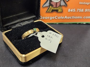18K Ring W/ Emerald 5/.5g Size 7 3/4"